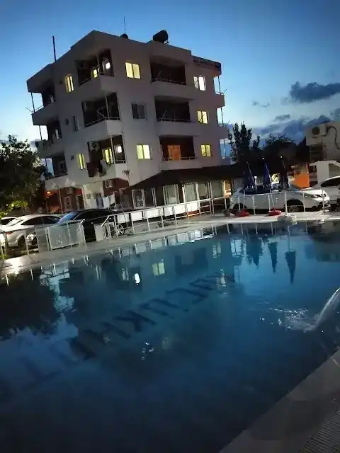 Küçük Aile Pansiyonu (Havuzlu Pansiyon)