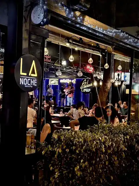 La Noche Gastro Pub