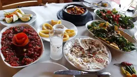 Serintepe Aile Balık Restoran fotoğraf 2