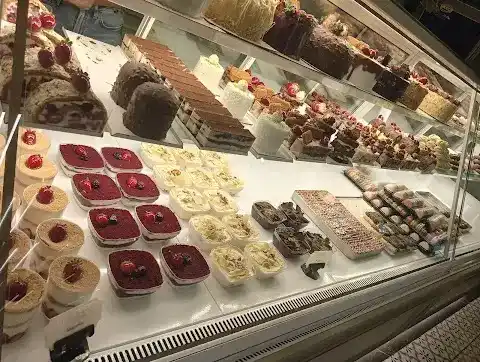 Madame Patisserie Cafe