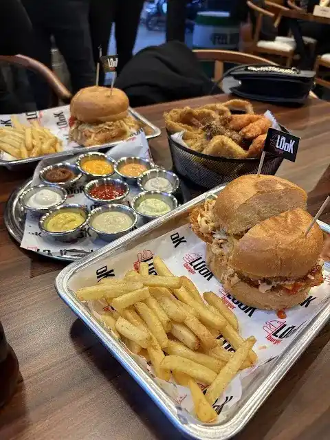 Look Burger Adana fotoğraf 3