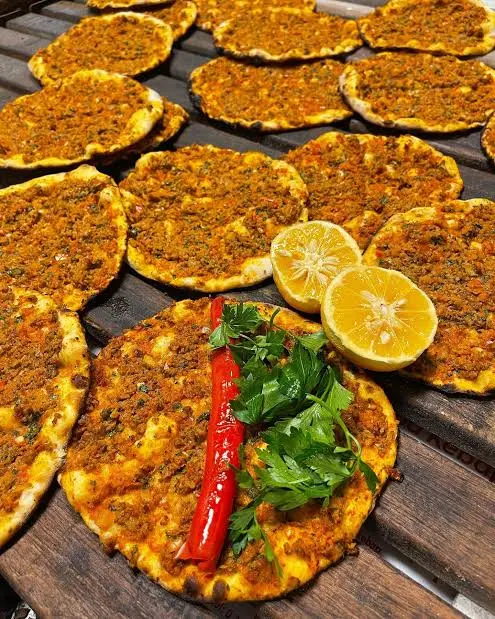 Cahit Lahmacun Ve Etli Pide
