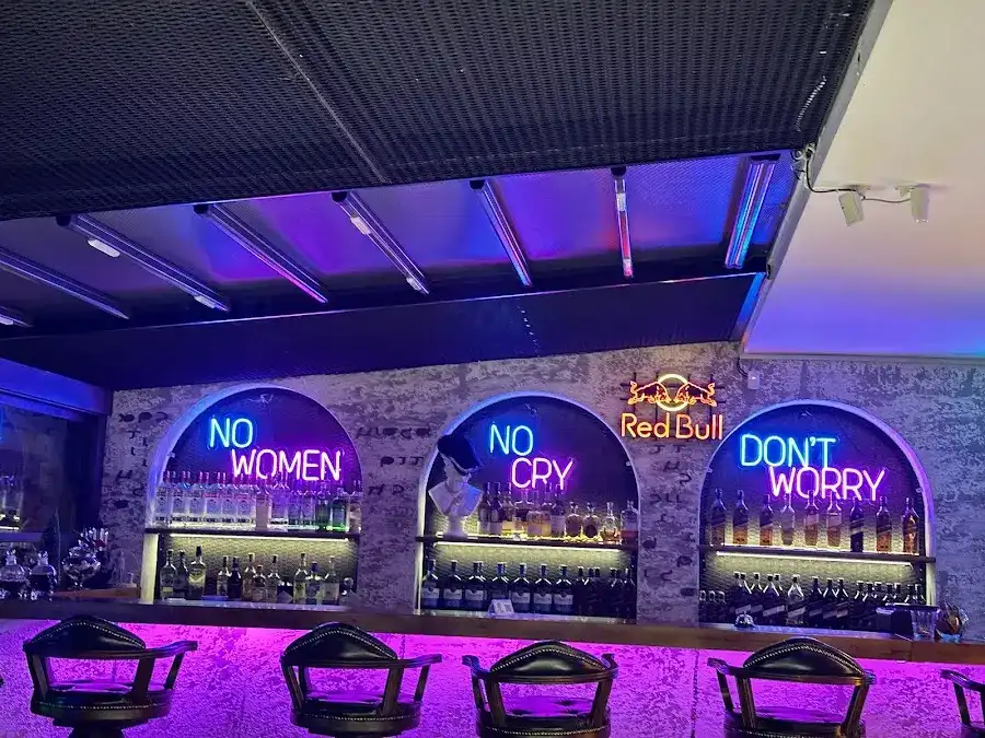 Doris Cocktail Bar