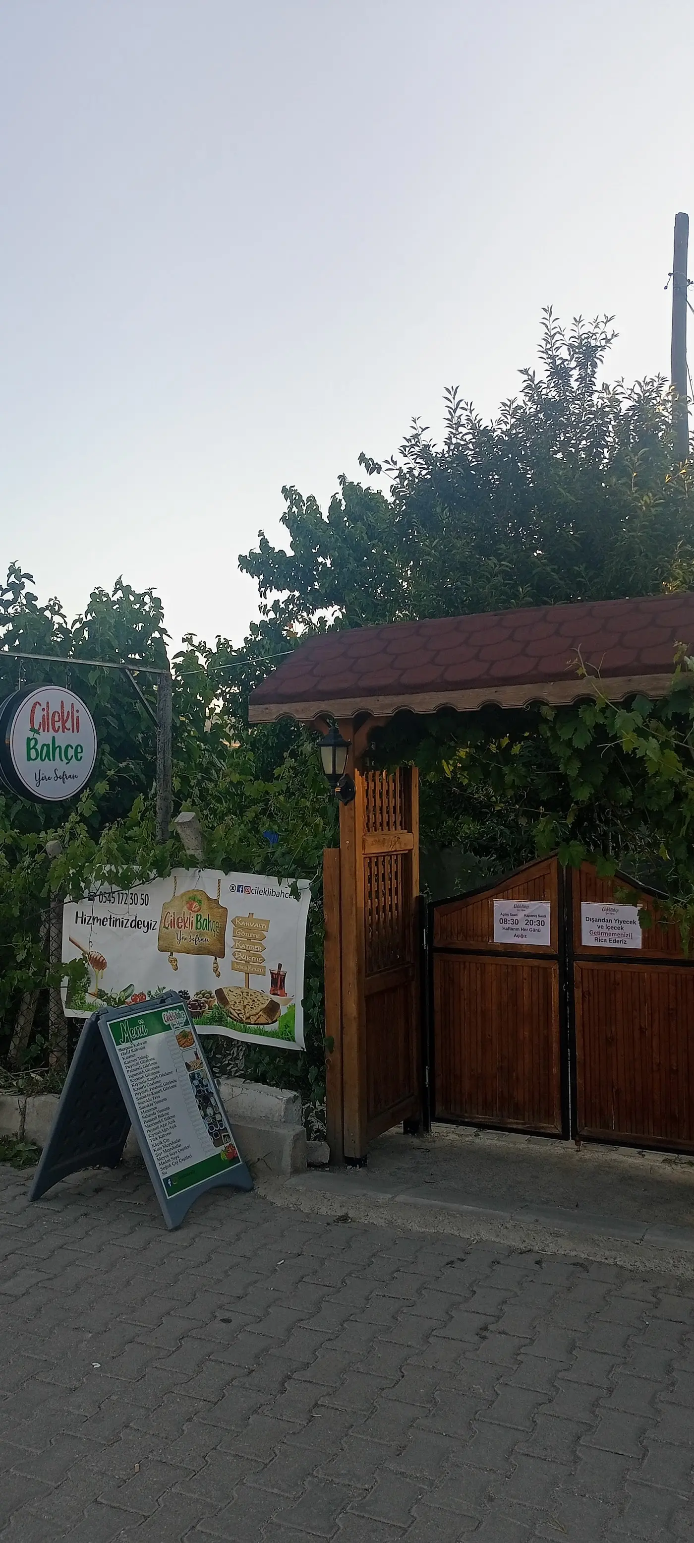 Çilekli Bahçe Yöre Sofrası