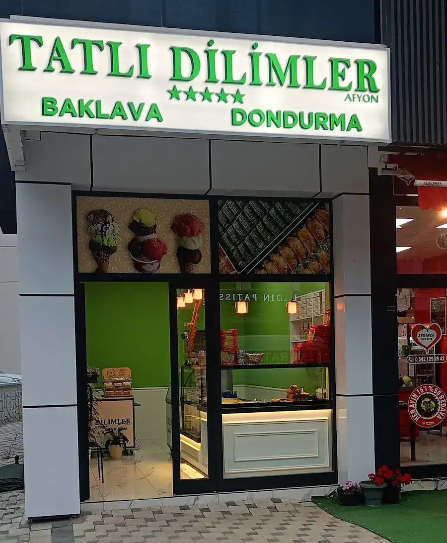 TATLI DİLİMLER BAKLAVA ~ DONDURMA