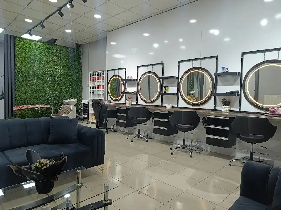 NEHİR KUAFÖR VE GÜZELLİK SALONU fotoğraf 2