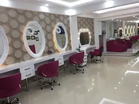 Reina Asrın Coiffeur & Güzellik Salonu fotoğraf 2