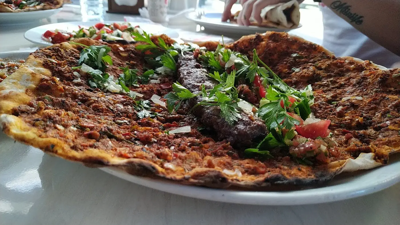 Özkardeşler Pide Ve Kebap
