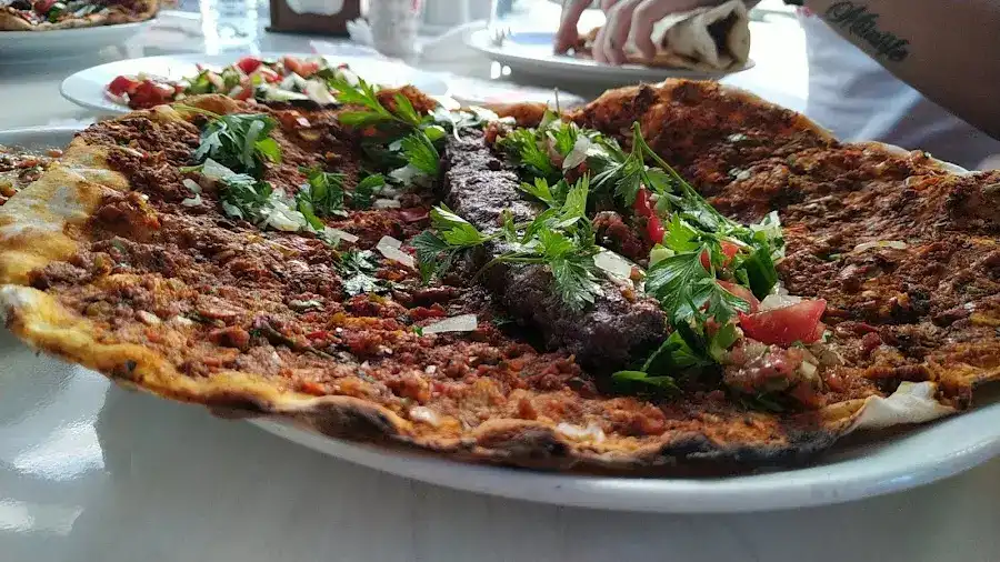 Özkardeşler Pide Ve Kebap