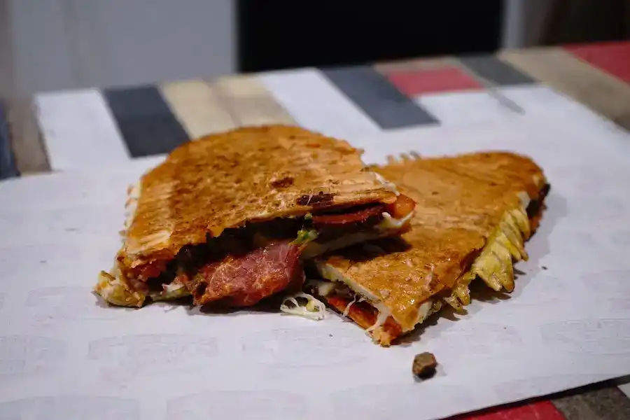 BEE BURGER fotoğraf 3
