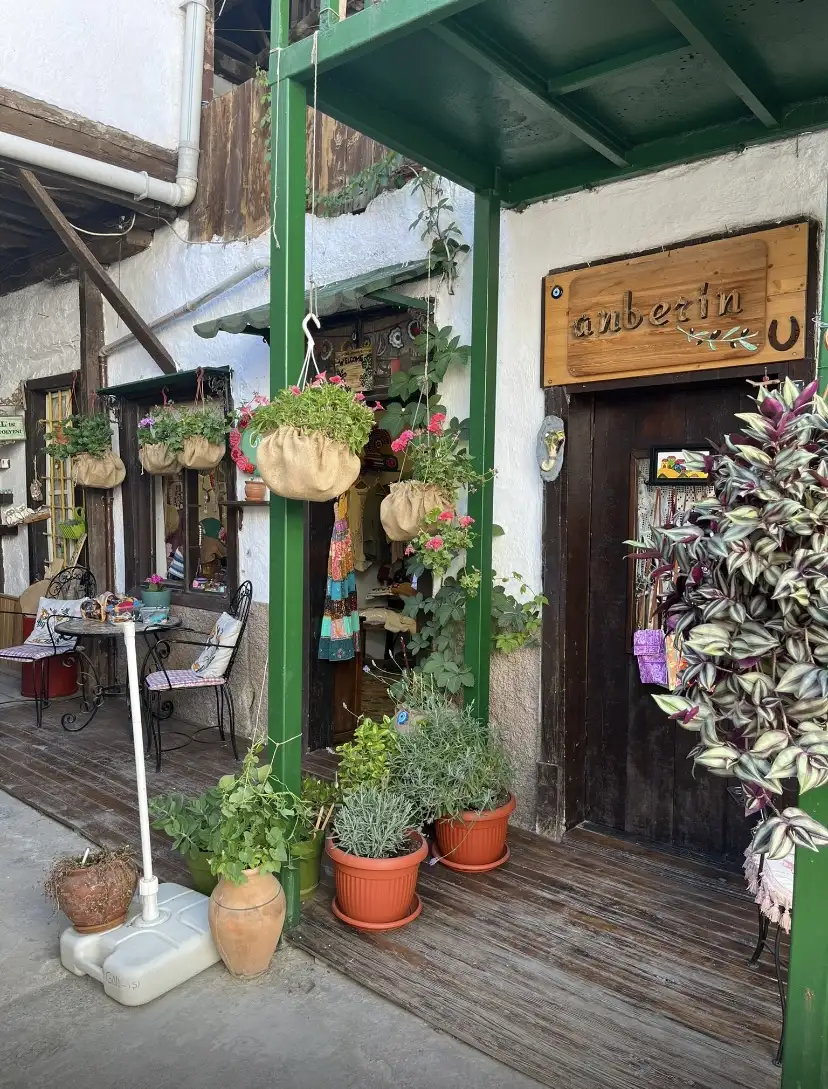 Cafe Borges