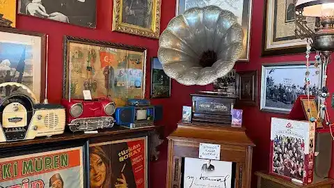 Gramofon Kafe(Gramofoncu Ali)