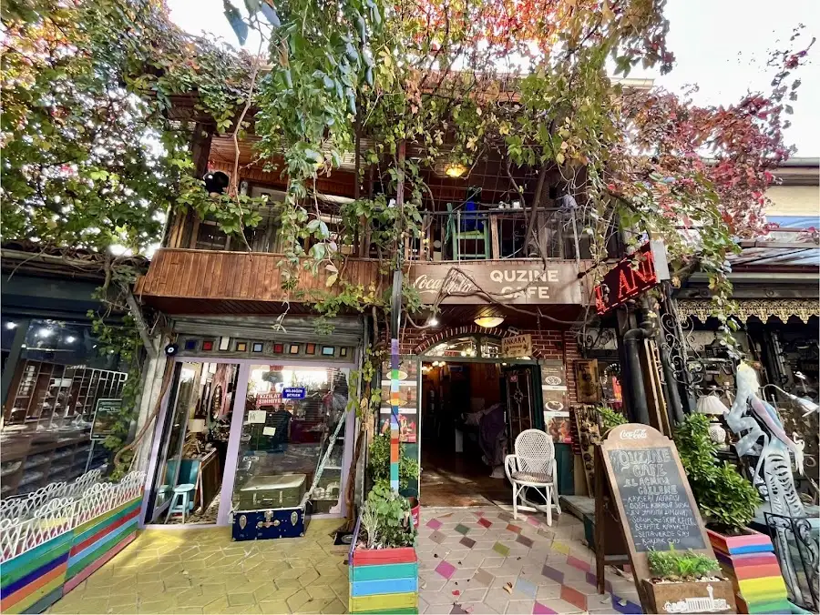 Quzine Cafe Bistro fotoğraf 3