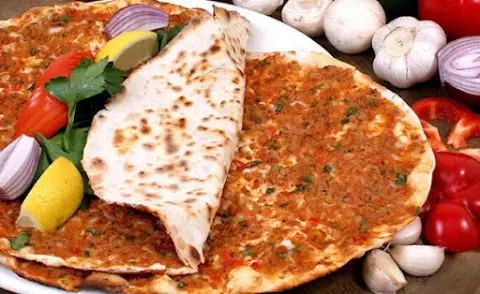 Urfa Damak Lahmacun Pide ve Kebap Salonu fotoğraf 2