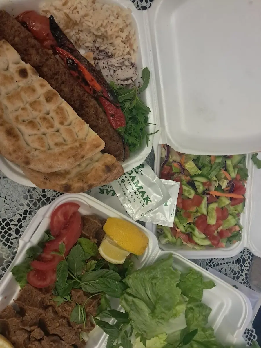 Urfa Damak Lahmacun Pide ve Kebap Salonu fotoğraf 3