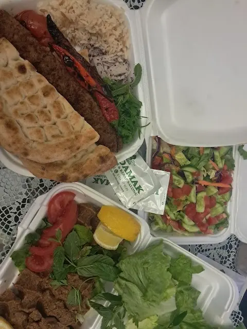 Urfa Damak Lahmacun Pide ve Kebap Salonu fotoğraf 3
