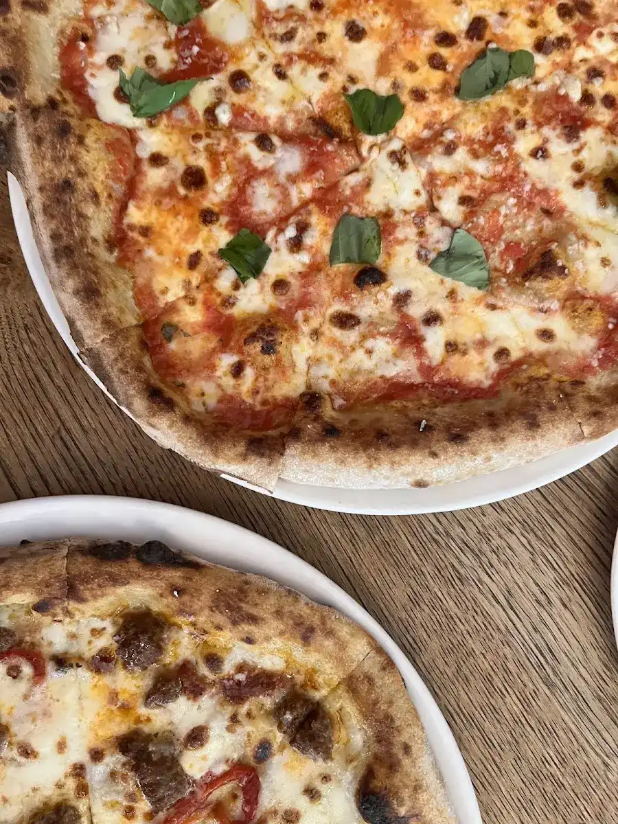 Unica ekşimaya pizza fotoğraf 3