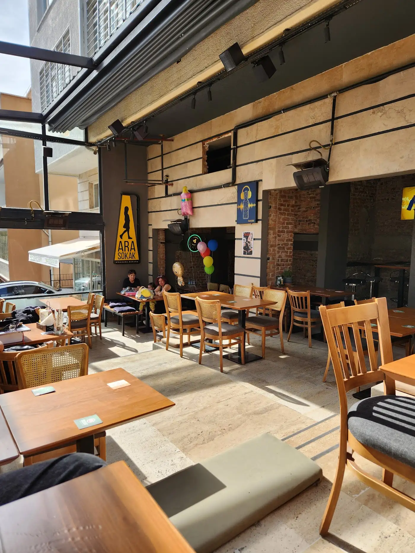 Ara Sokak Pub