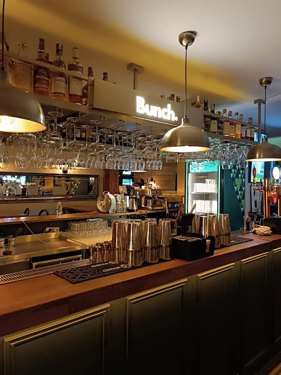 Bunch The Pub
