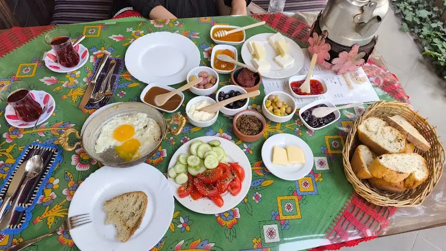 Deniz Kozanlı fotoğraf 3