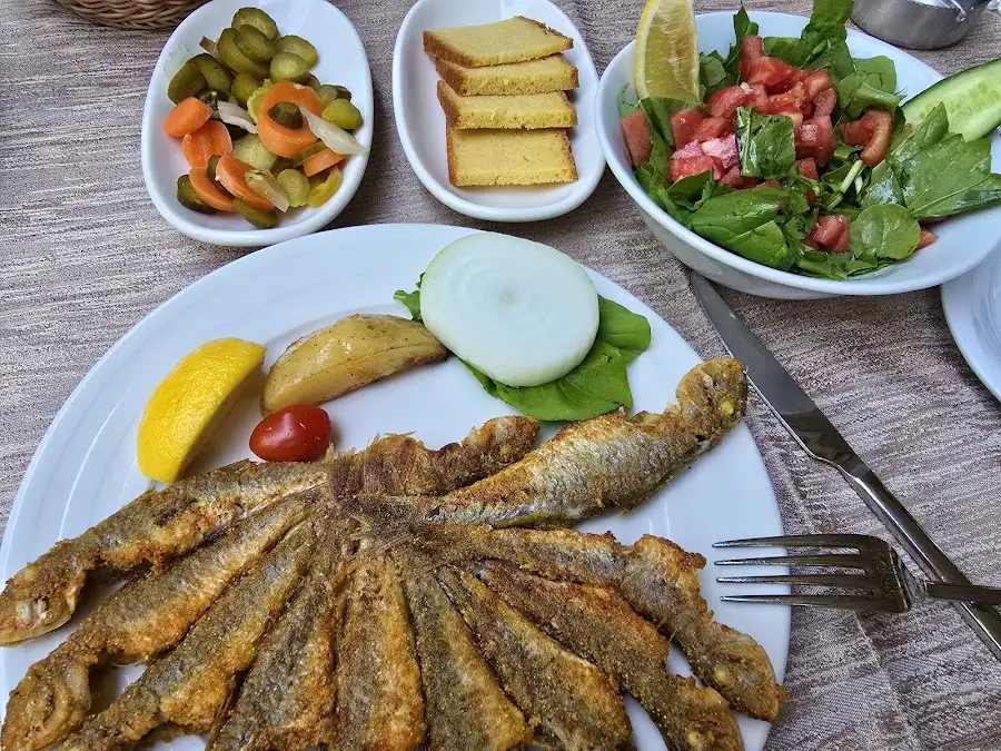 Fevzi Hoca Balık Lokantası fotoğraf 3