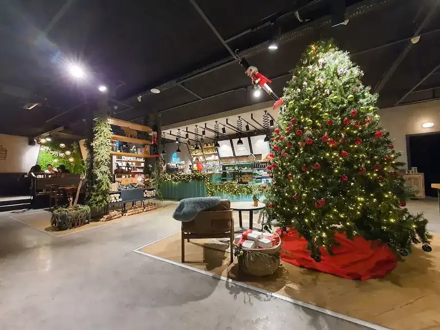 Hound Coffee & Eatery