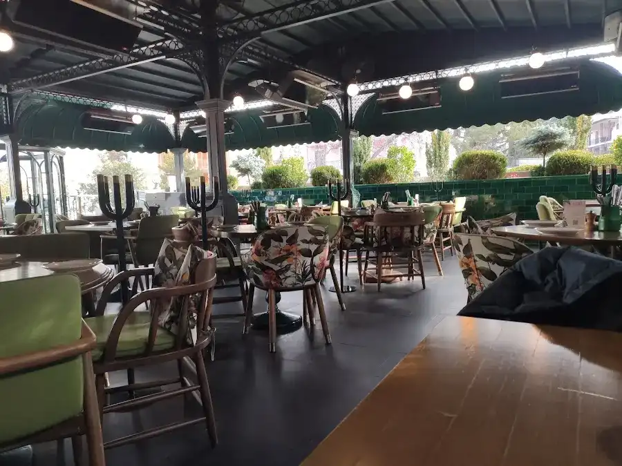 Lou Cafe Bistro - İran Caddesi