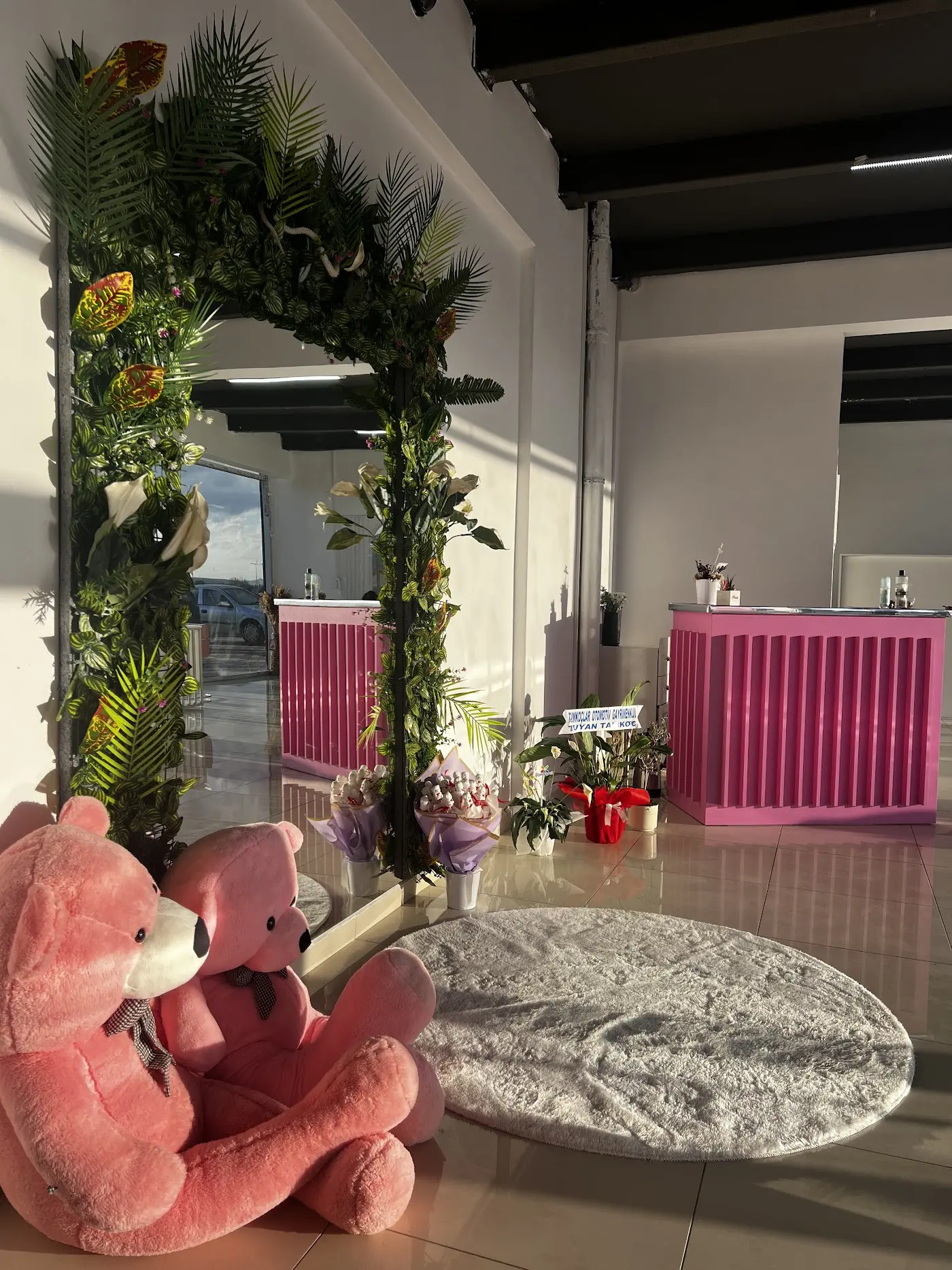 Aura Beauty Center