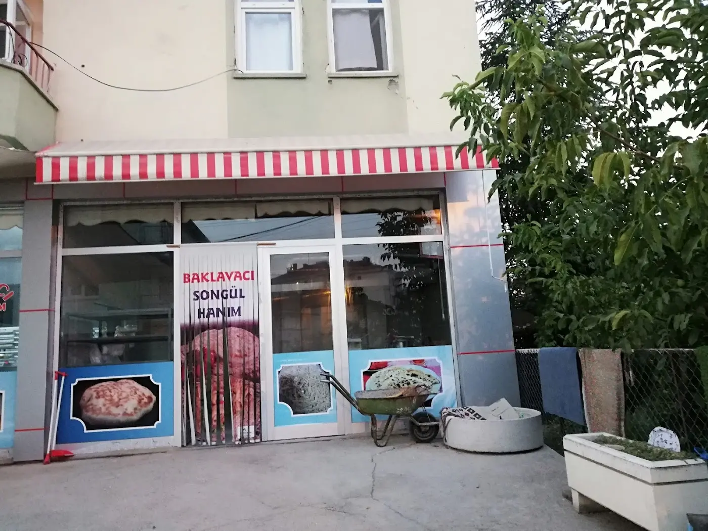 Baklavacı Songül Hanım