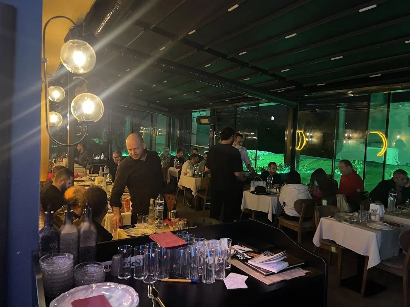 Roof Palace Cafe & Restoran