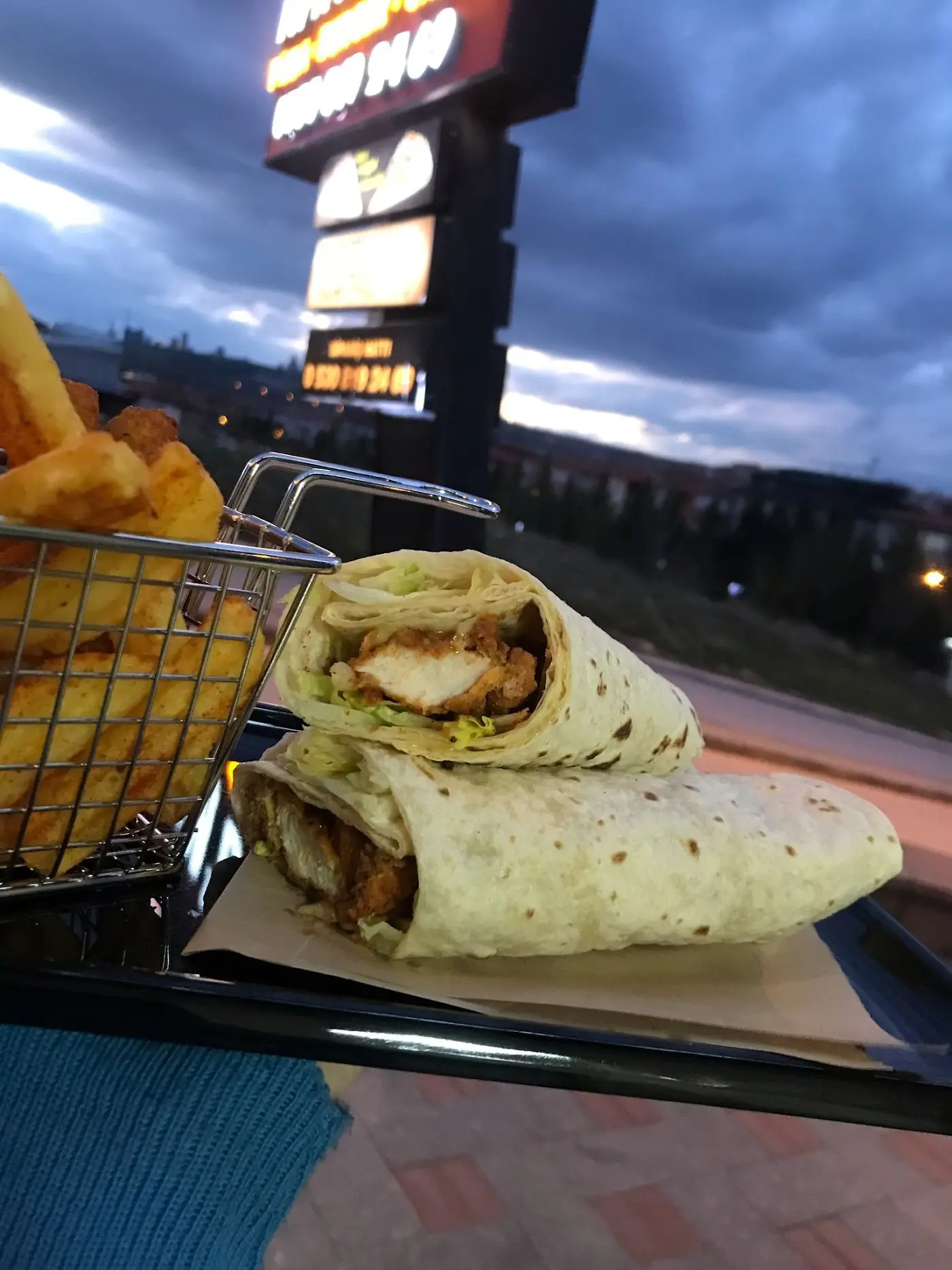 HANEM’DE PİZZA&BURGER&CAJUN fotoğraf 2