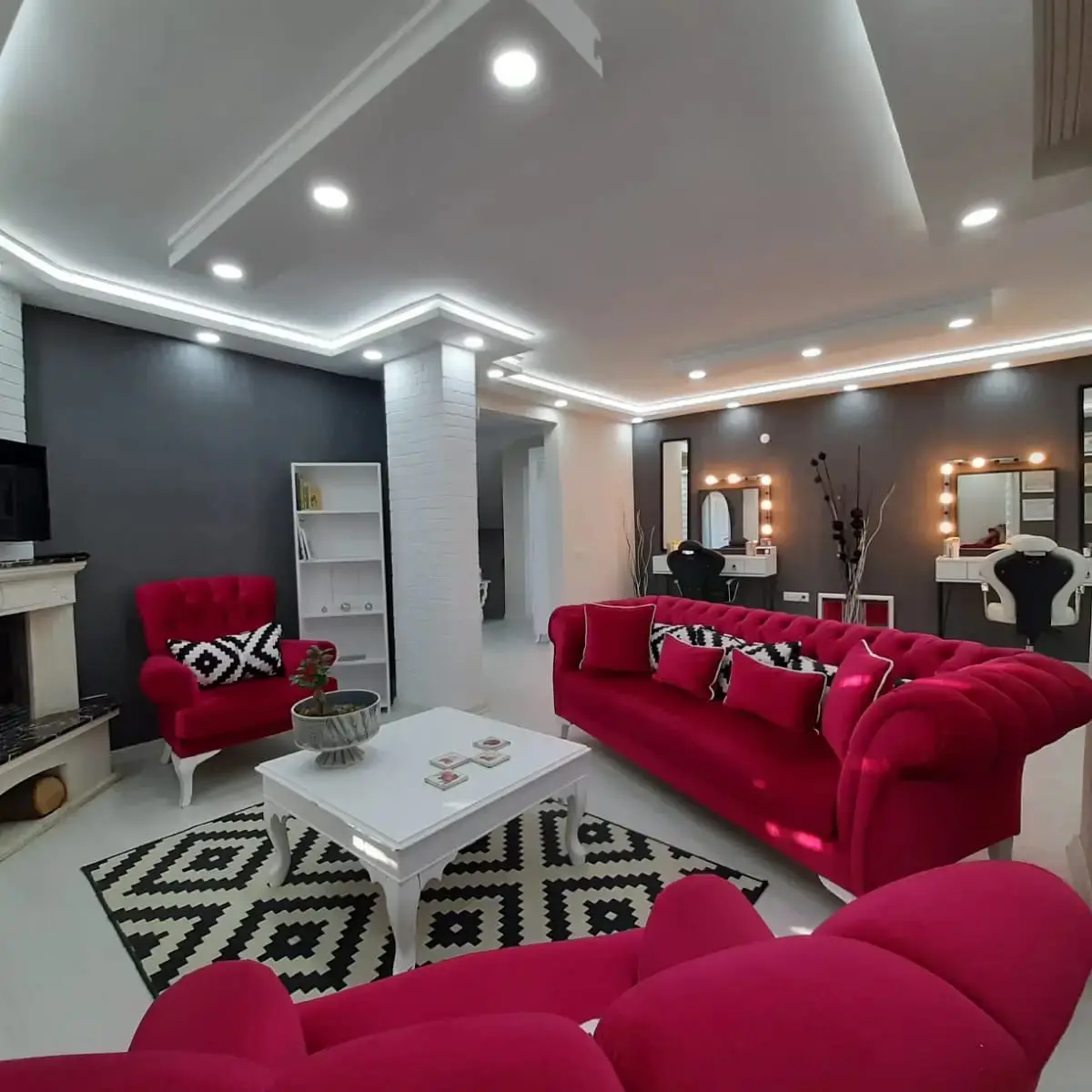 Mutlu Yalçın Güzellik Salonu Make - Up Studıo,Kalıcı makyaj,v.ı.p kuaför hizmeti