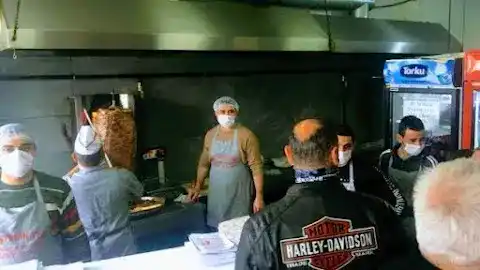 Eniştenin Yeri Bol Kepçe fotoğraf 3