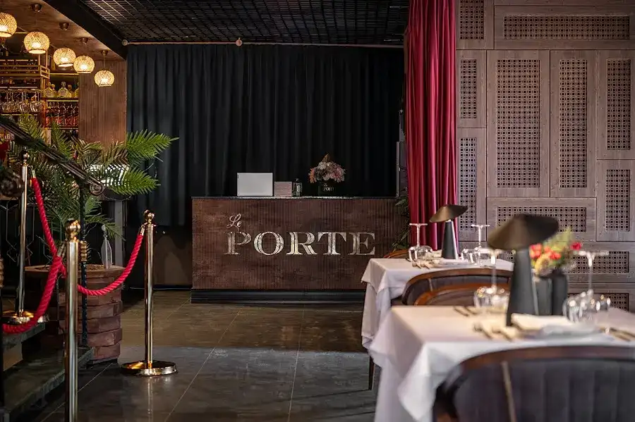 Le Porte Restaurant & Cocktail