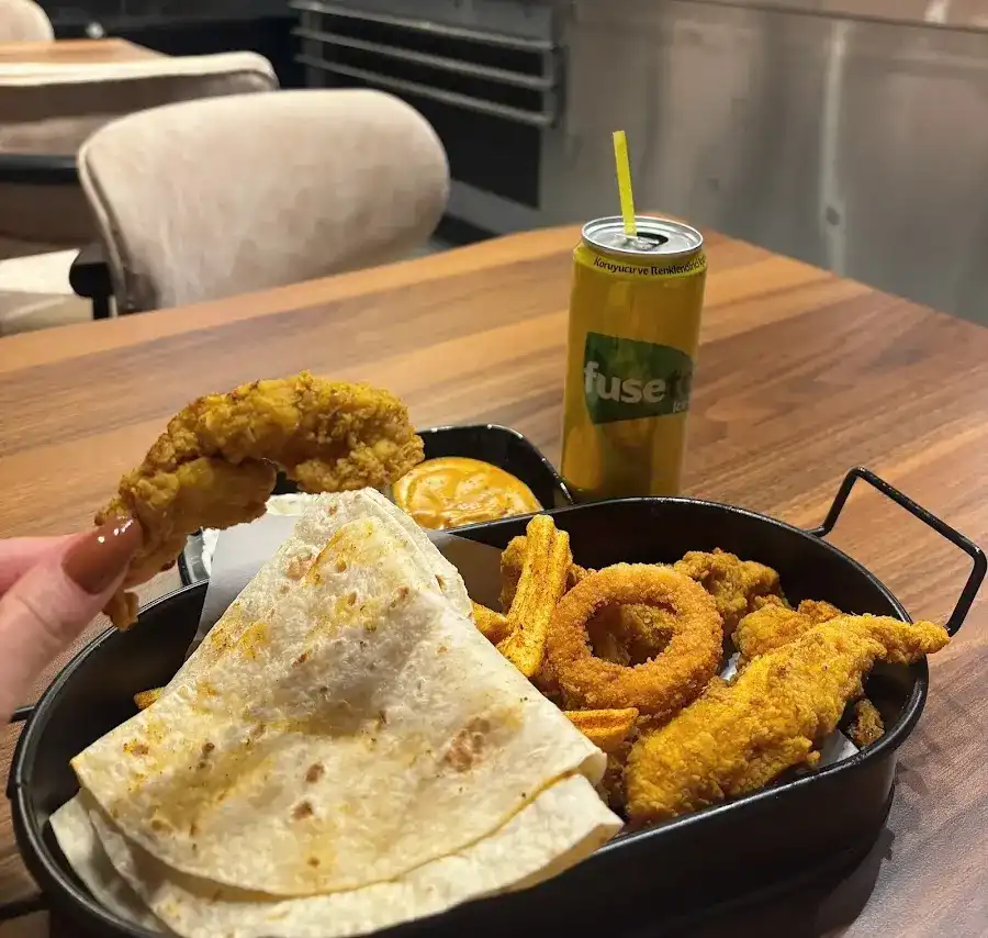 Manje burger- Cajun fotoğraf 3