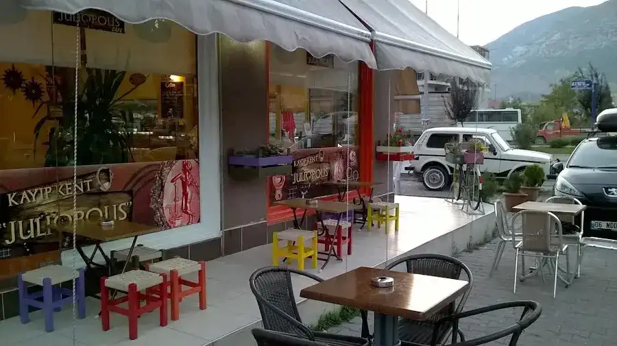 Juliopolis Kafe