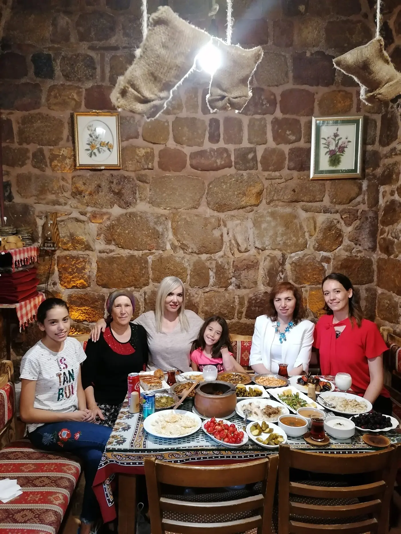 Tarihi Kemeralti Kocahan Yöresel Yemekler ve Cafe
