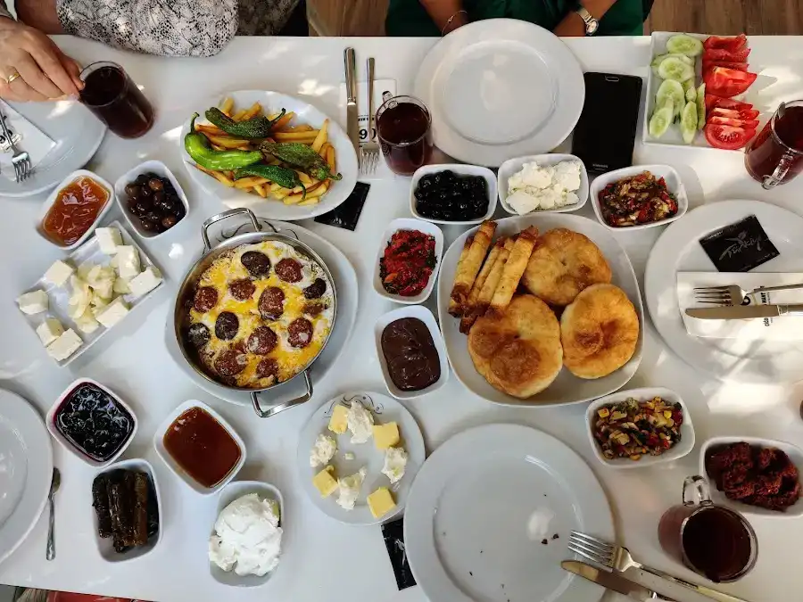 06 Restaurant pide Çiğbörek mantı fotoğraf 2