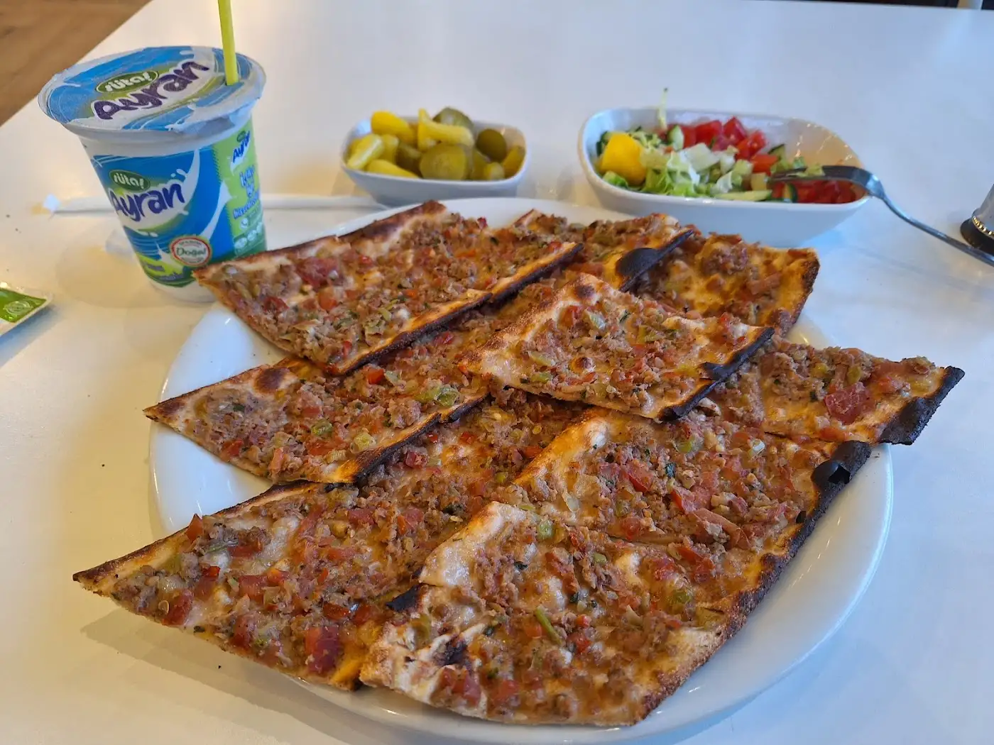 06 Restaurant pide Çiğbörek mantı fotoğraf 3