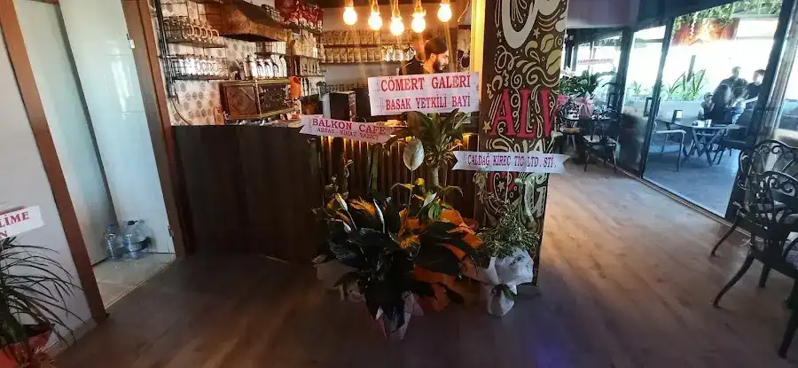 MARJİNAL CAFE & HOOKAH