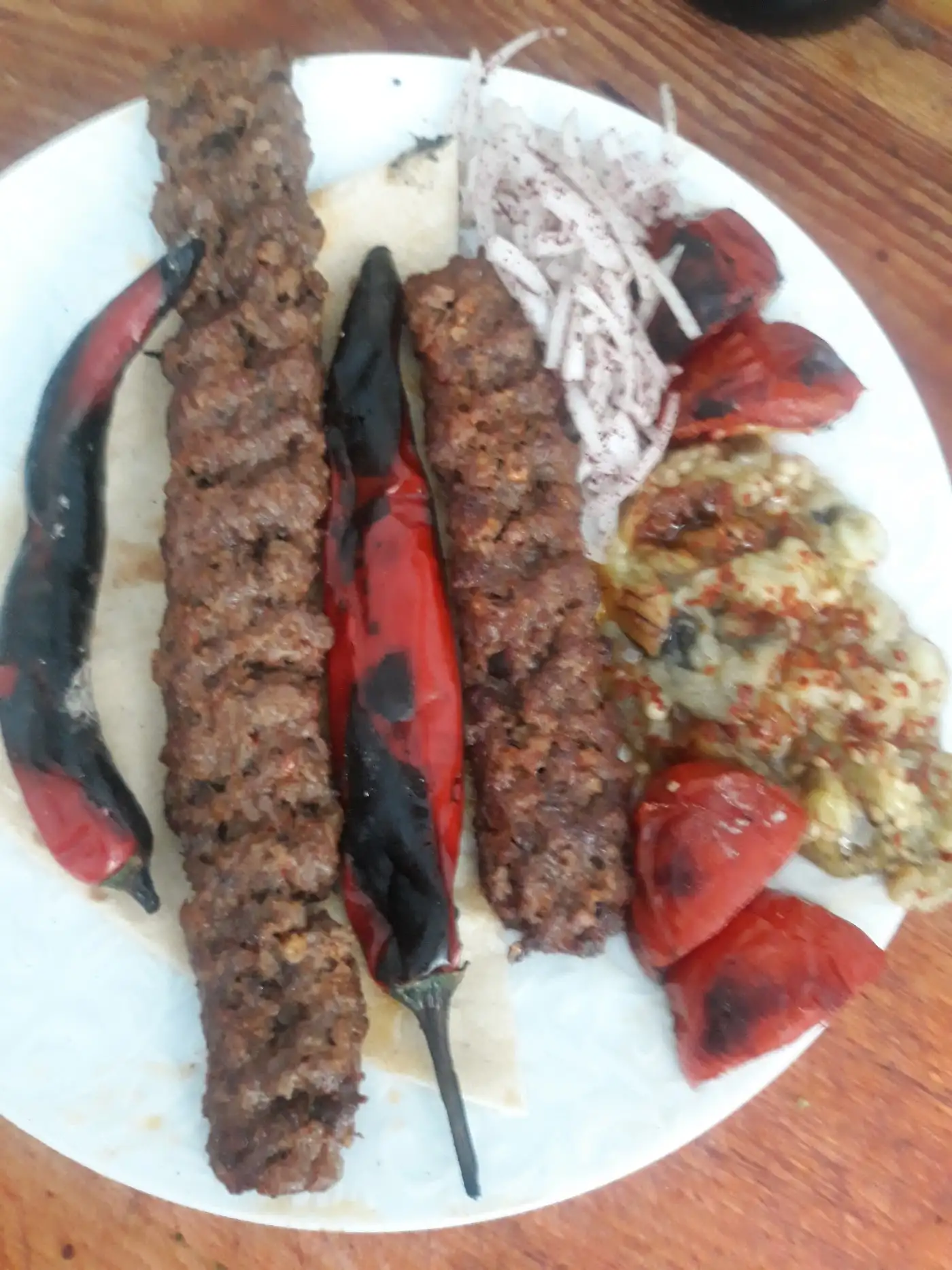 Yeni mahalle E90 karayolu üzerinde 27 şanlı kebap lahmacun ve pide salonu fotoğraf 3
