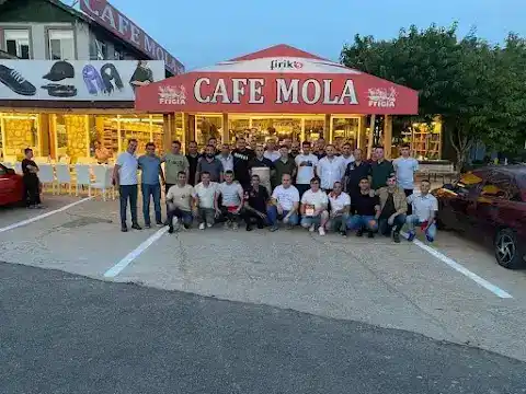 Cafe Mola Firik's