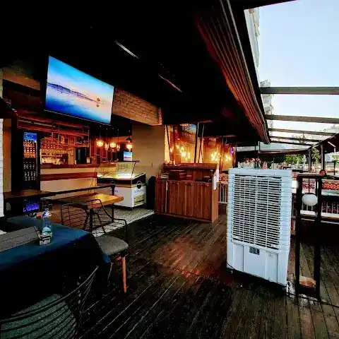 Duccan Cafe & Shisha House