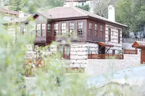 Hakime Hanım Konağı
