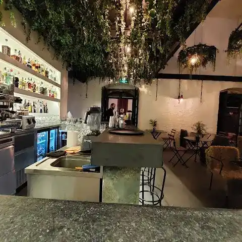 Mandjie Gastro Bar & Restaurant