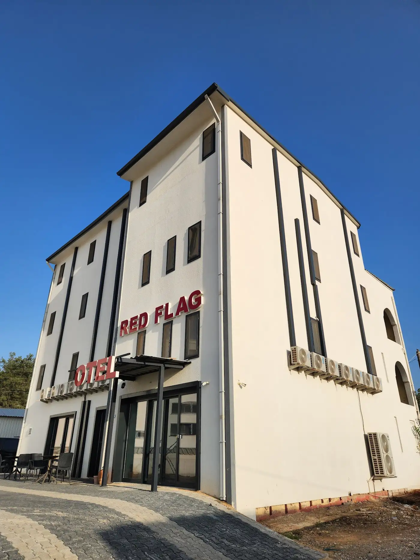 Red Flag Hotel