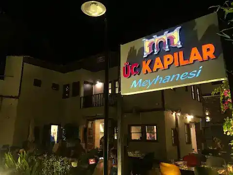 Üç Kapılar Meyhanesi