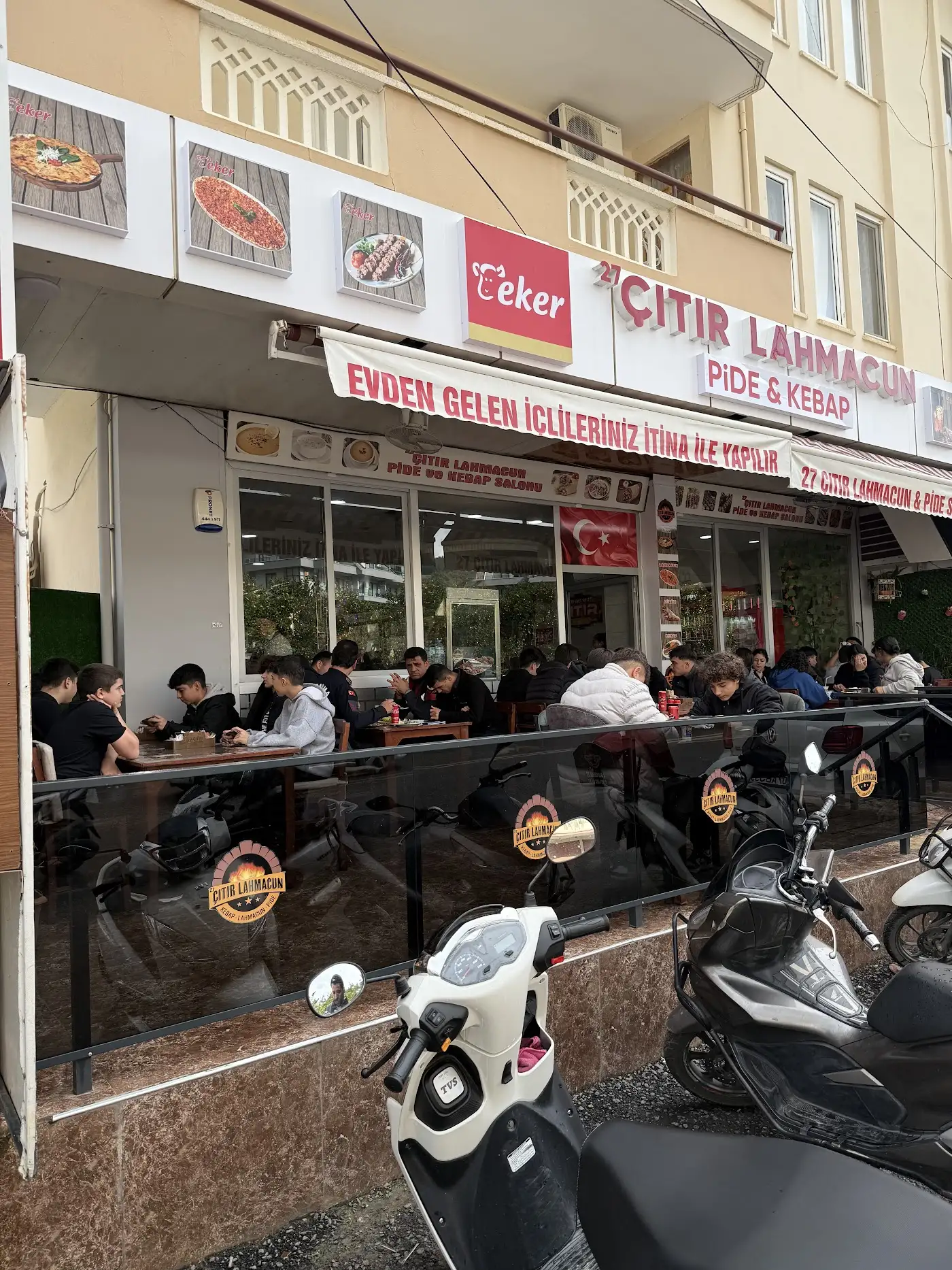27 Çıtır Lahmacun Pide ve Kebap salonu