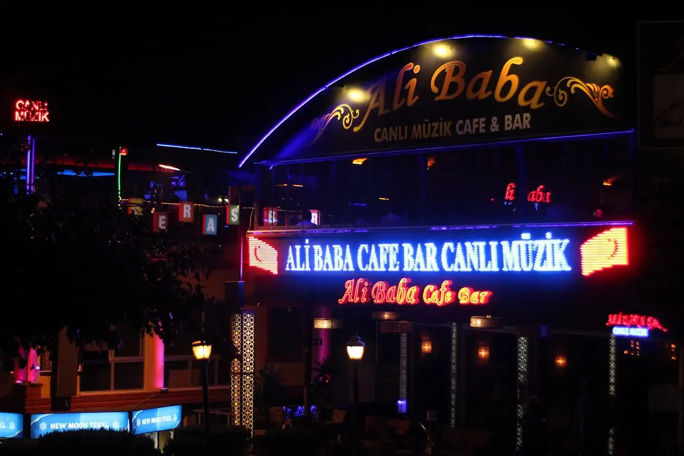 Alibaba Türkü Bar | Her Gece Canlı Müzik Alanya