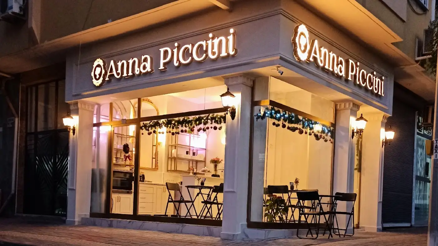 Anna Piccini